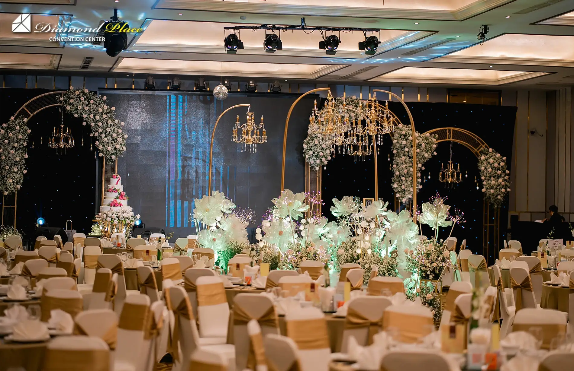 Tổ chức tiệc cưới tại Diamond Place