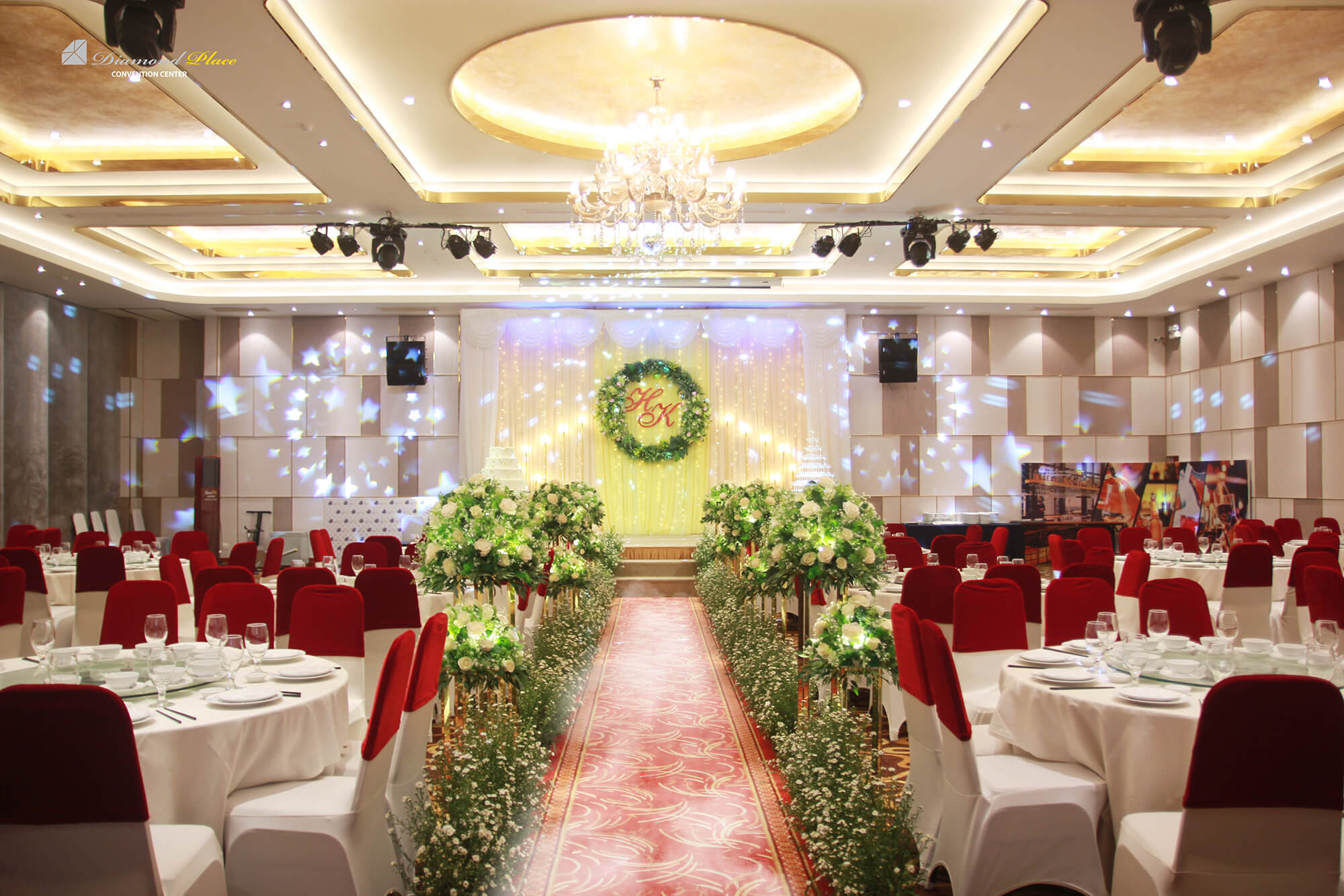 Sảnh tiệc Ruby 2 lối đi thạch thảo